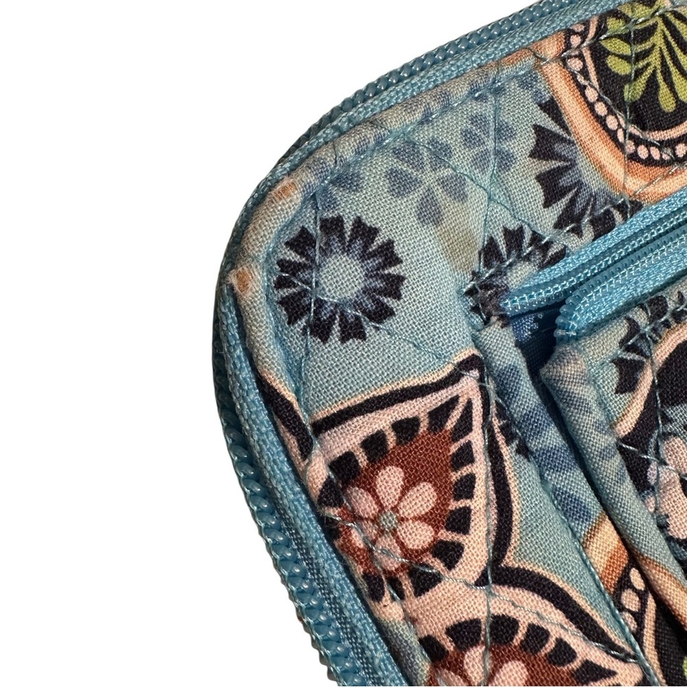 Vera Bradley Zip Around Wristlet/Wallet Bali Blue Retired Pattern Large Slim GUC - Picture 9 of 12